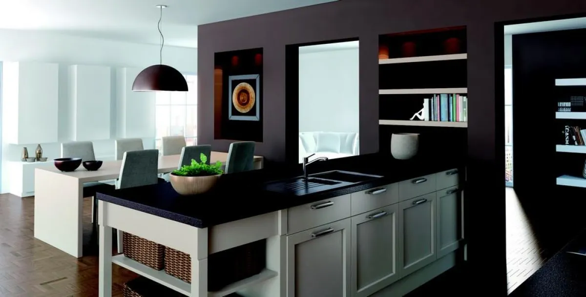 Beeindruckende Fronten und lang gezogene Arbeitsflächen.