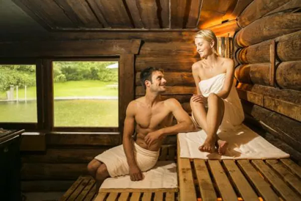 Bild: Weltrekordversuch am deutschen Tag der Sauna in der VitaSol Therme