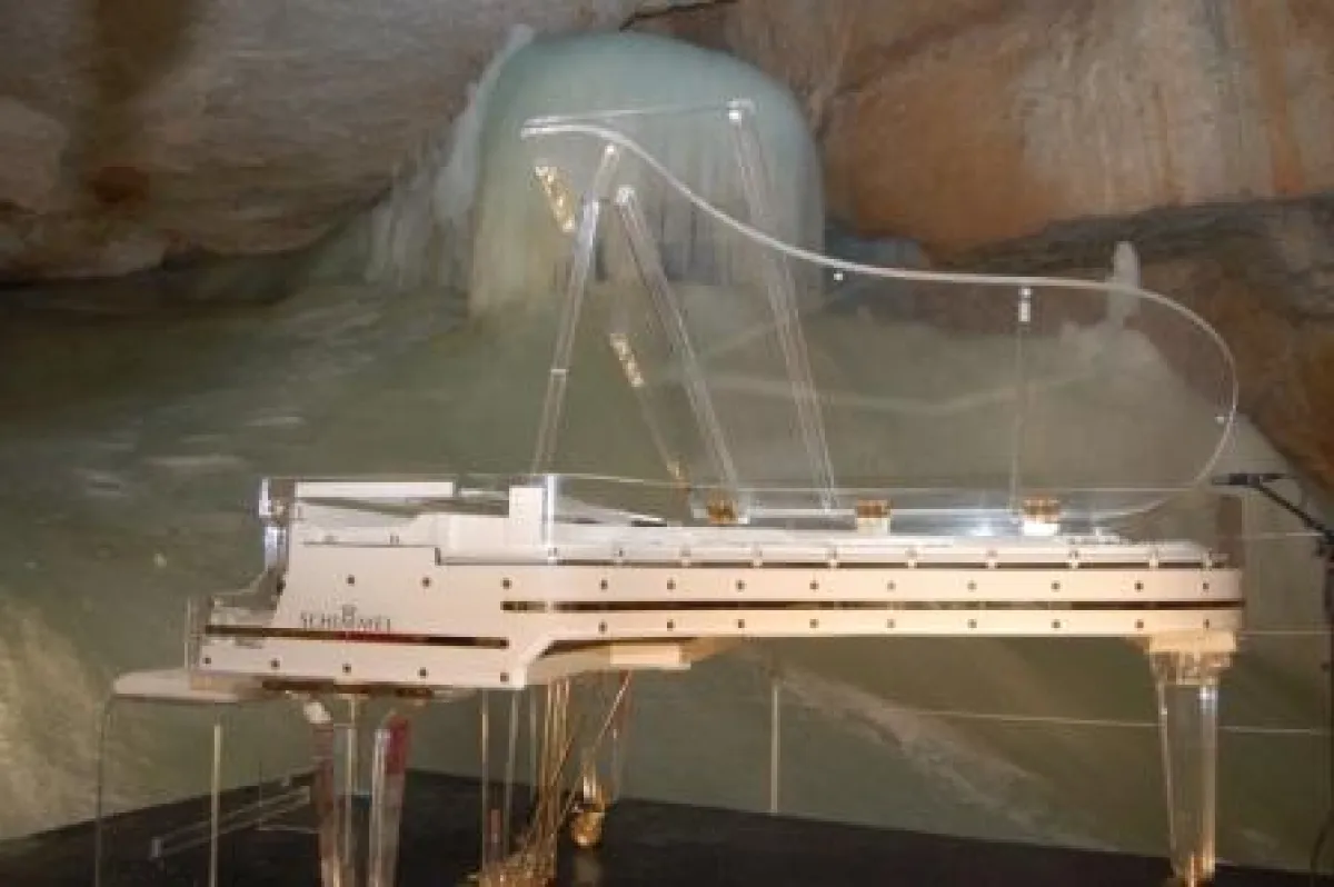 Eisklangkonzert in der Dachstein Eishöhle