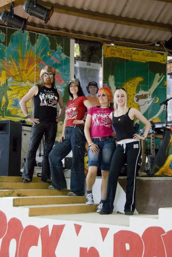 Themen-Songwriter Michel Montecrossa and his band The Chosen Few