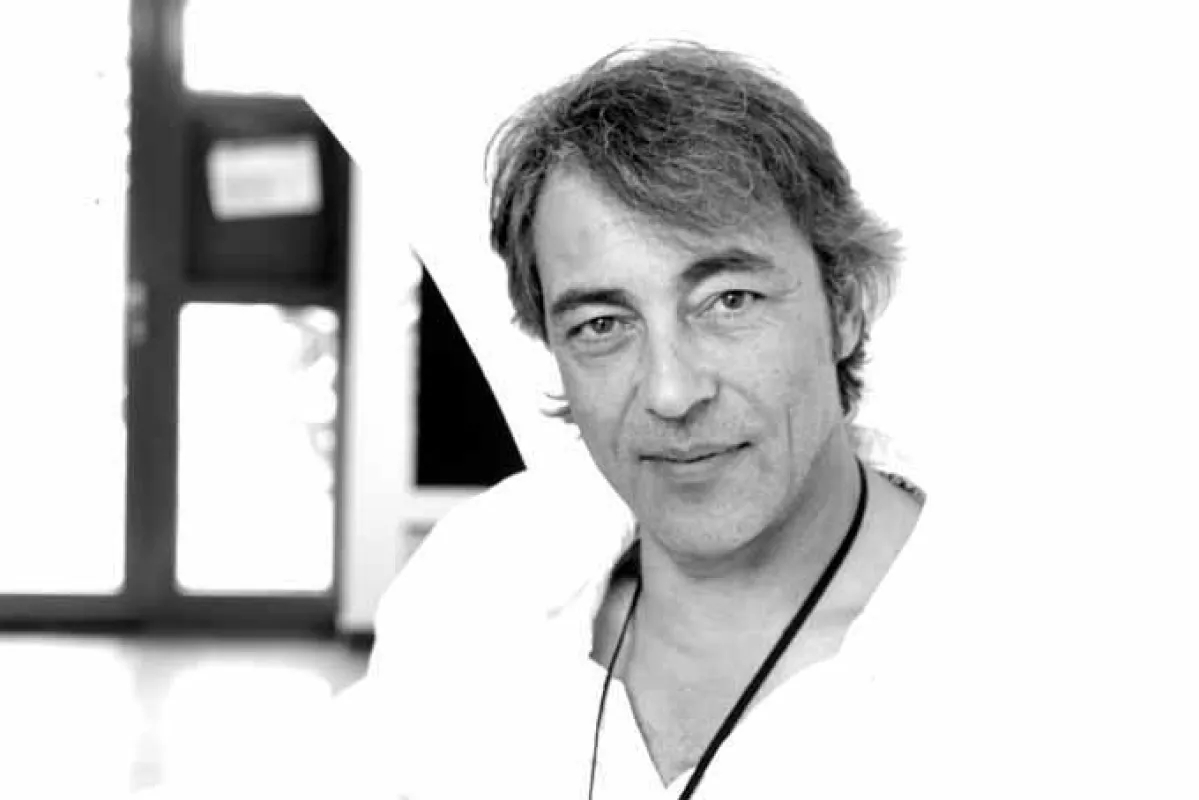 Fotograf Boris Rostami unterstützt mit einer professionellen Fotostrecke