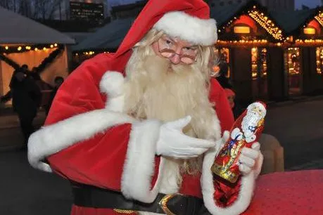 Der Nikolaus und das KinderMusicalTheater besuchen am 6.12. den Nostalgischen Weihnachtsmarkt am Opernpalais Bild: Der Nikolaus und das KinderMusicalTheater besuchen am 6.12. den Nostalgischen Weihnachtsmarkt am Opernpalais
