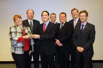 Schmitz-Werke aus Westfalen erhielten Auszeichnung der Handelsblatt Konferenz „Open Innovation“ Bild: Schmitz-Werke aus Westfalen erhielten Auszeichnung der Handelsblatt Konferenz „Open Innovation“