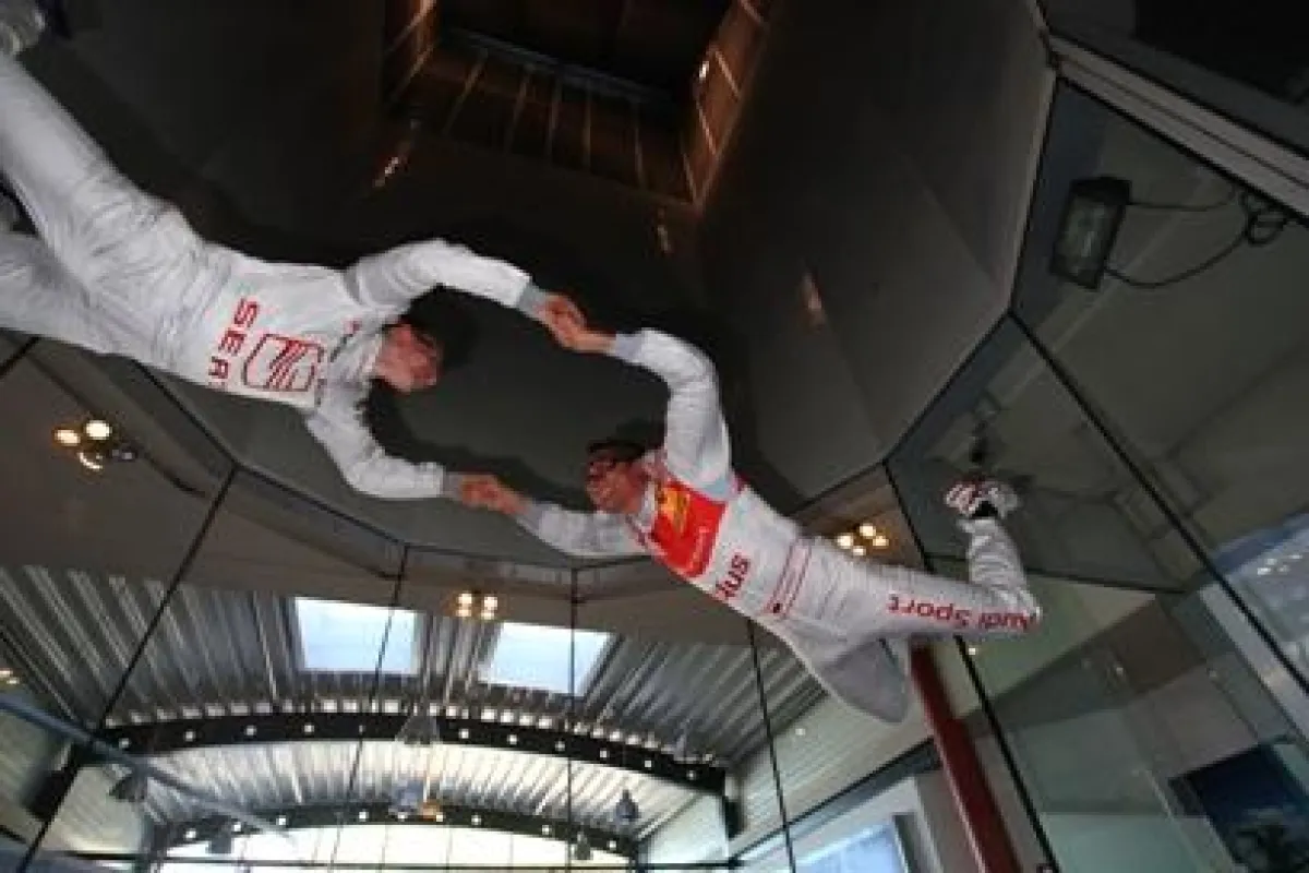 Timo Scheider und Max Sandritter im Windtunnel