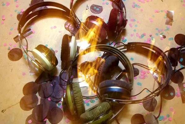 Unverwechselbar bei Klang und Stil: Sennheiser wählt Alcantara® für die neuen Kopfhörer „Momentum On-Ear“ Bild: Unverwechselbar bei Klang und Stil: Sennheiser wählt Alcantara® für die neuen Kopfhörer „Momentum On-Ear“