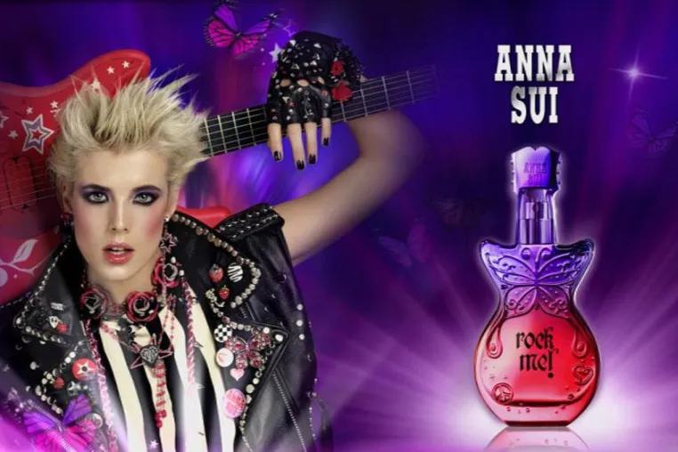 Bild: Agyness Deyn rockt für aktuellen Duft von „Anna Sui Fragrances“