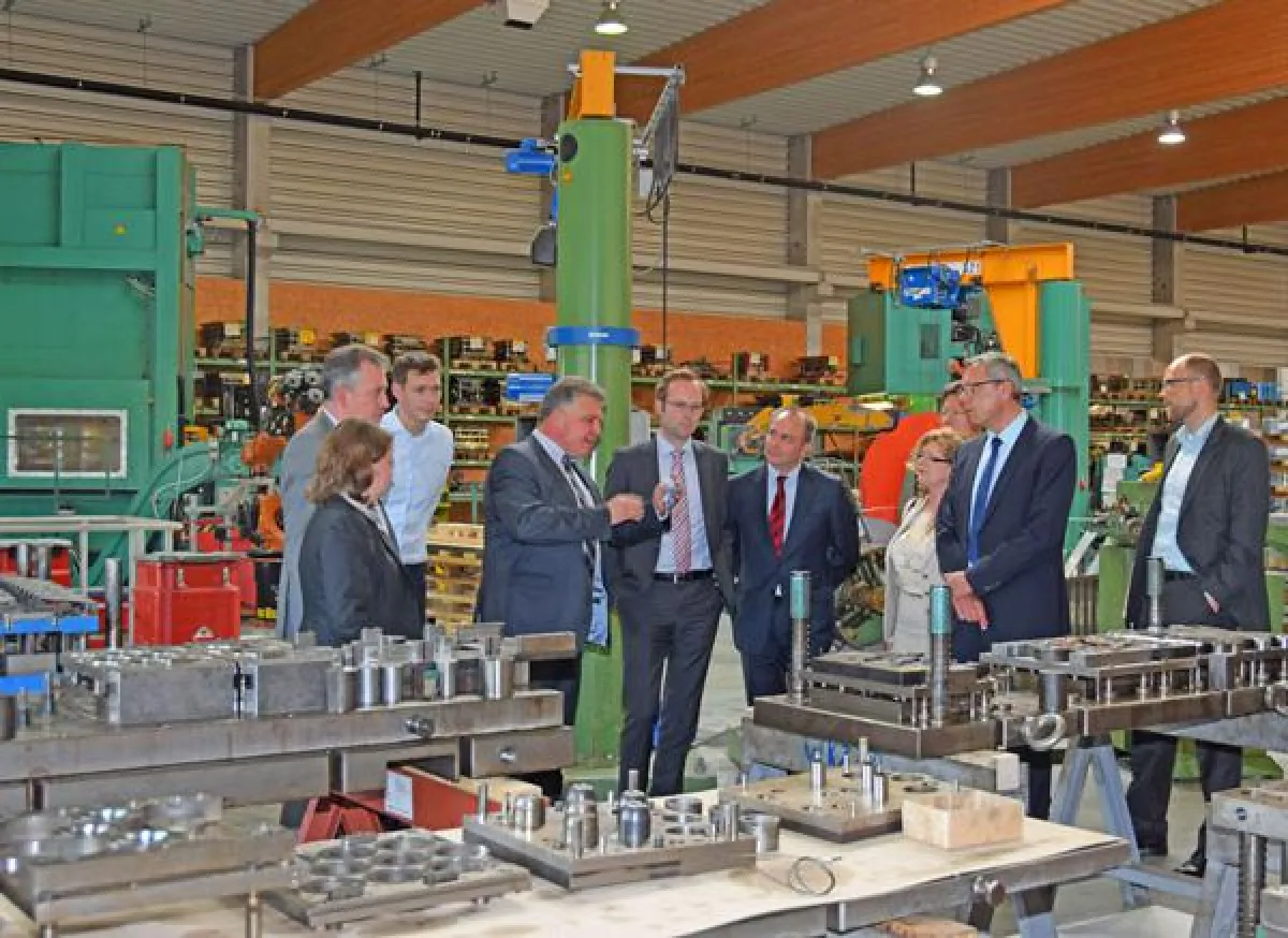 Führung durch die Produktionshallen der FLAMMSYSCOMP GmbH & Co. KG