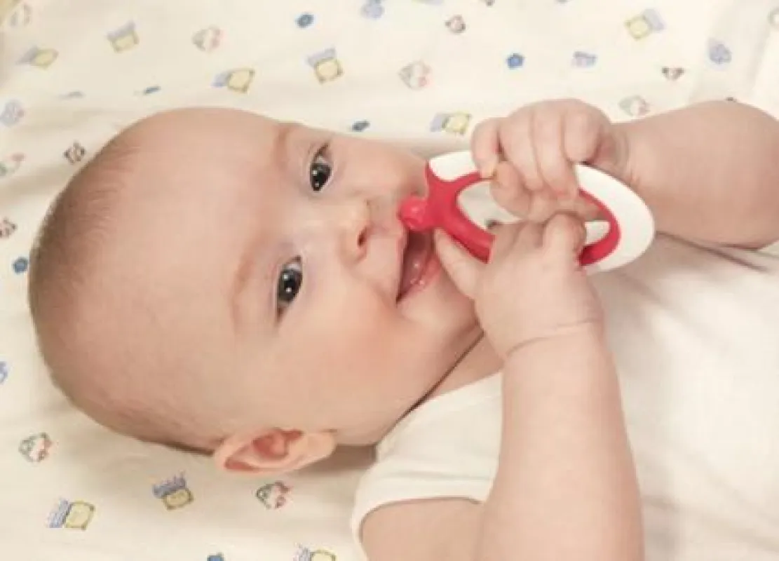 Beißringe von Closer to Nature erleichtern Babys das Zahnen