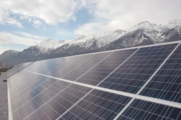 Bild: Ein Photovoltaik-Montagesystem auch für stürmische Zeiten