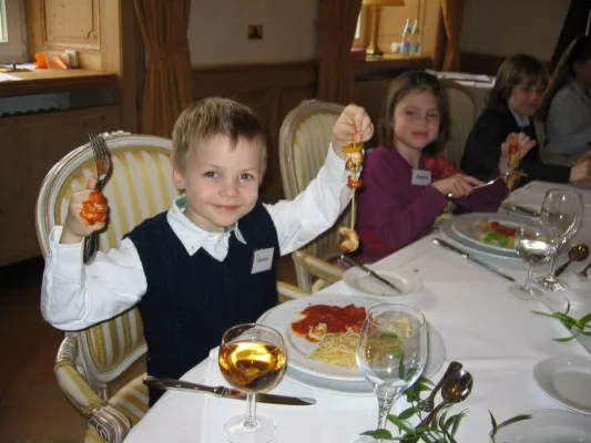 Bild: Minis machens richtig - das Kniggeseminar für Kinder