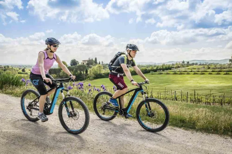 Bild: Mobilität mit E-Bikes