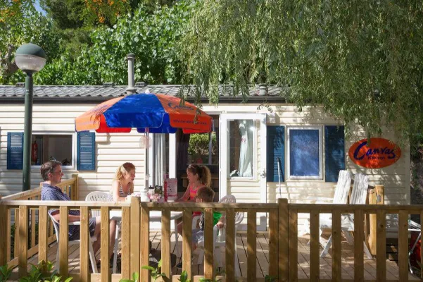 Bild: Familien-Urlaubstrend 2014: Camping in Mobilheimen / Neuheiten Canvas Holidays 2014