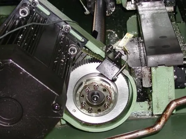 Bild: Zuverlässiger Kollisionsschutz für indirekte Antriebe