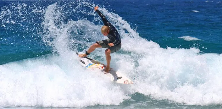 Bild: Wellenreiten in Deutschland