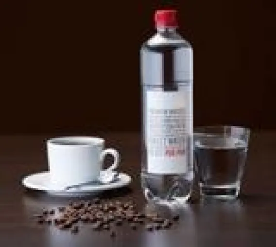 Bild: Genuss hat einen neuen Namen: PUR PUR Premiumwasser von AQUA RÖMER sponsert Kaffeeolympiade in Hamburg