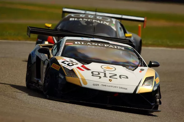 Bild: Grasser Racing Team mit Vorfreude auf Brands Hatch