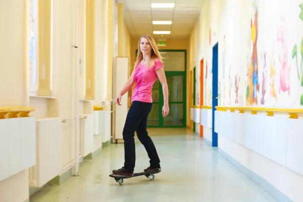 Skaten durch die Schulflure? Das ist jetzt in Duisburg möglich! Bild: Skaten durch die Schulflure? Das ist jetzt in Duisburg möglich!