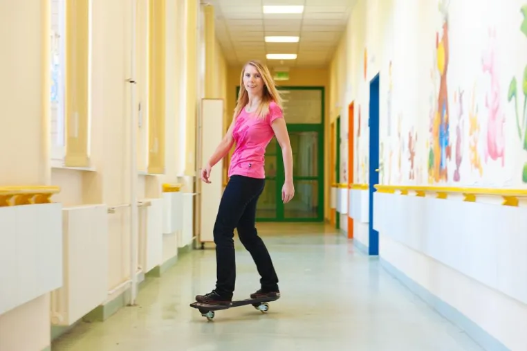 Skaten durch die Schulflure? Das ist jetzt in Duisburg möglich! Bild: Skaten durch die Schulflure? Das ist jetzt in Duisburg möglich!