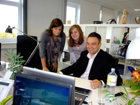 Bild: TALENT DAY MEDIEN + IT BEI ACTIVE PERFORMANCE: JUNGE TALENTE SCHNUPPERN AFFILIATE-AGENTURLUFT