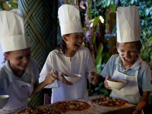 Bild: Elterntag auf den Seychellen: Im MAIA verwöhnen Kinder ihre Eltern mit einem perfekten Dinner