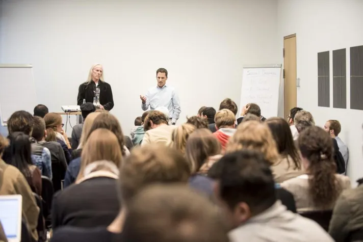 Bild: Öffentliche Ergebnispräsentation des Refugee Action Tank am 7. November 2015 in Berlin