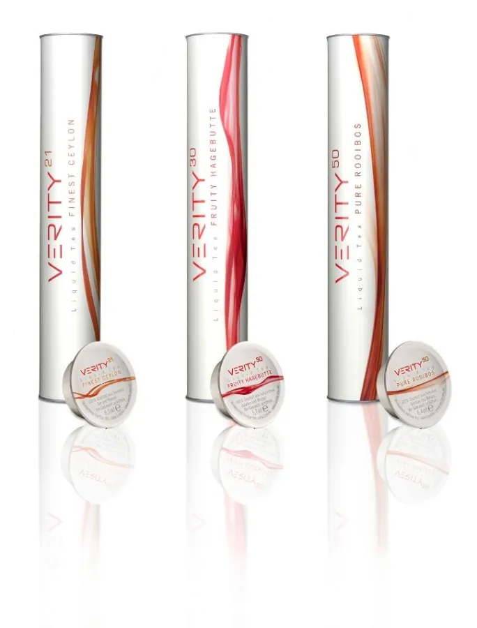 VERITY von TEEWERK International ist das erste reine, sofort trinkfertige Teekonzentrat der Welt. Aktuell sind die Sorten Finest Ceylon, Fruity Hagebutte und Pure Rooibos erhältlich.