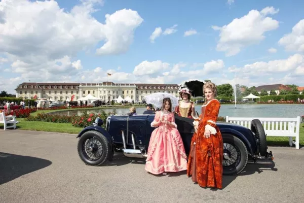 Bild: RETRO Classics meets Barock – ein Highlight im internationalen Oldtimer-Veranstaltungskalender