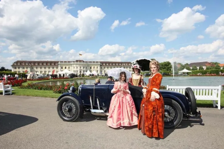RETRO Classics meets Barock – ein Highlight im internationalen Oldtimer-Veranstaltungskalender Bild: RETRO Classics meets Barock – ein Highlight im internationalen Oldtimer-Veranstaltungskalender