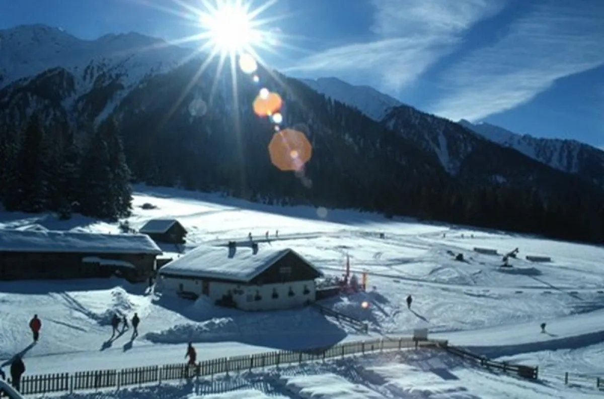 Strahlendes Biathlonzentrum Antholz: Zur Biathlon-WM 07 rundum erneuert	Quelle: SMG