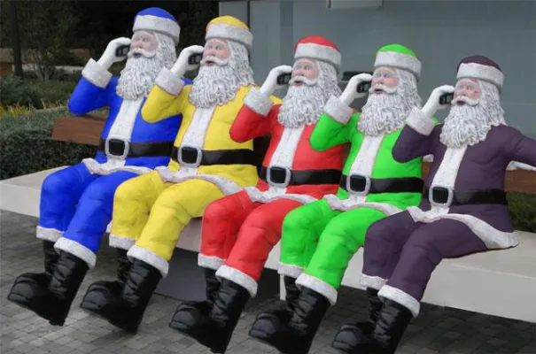 Brennstoffspiegel: Die richtige Farbe des Weihnachtsmannmantels Bild: Brennstoffspiegel: Die richtige Farbe des Weihnachtsmannmantels