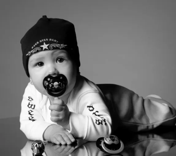 Rock´n´Roll von Anfang an - die coole Alternative zu bravem Babyblau und Bärchenlook Bild: Rock´n´Roll von Anfang an - die coole Alternative zu bravem Babyblau und Bärchenlook