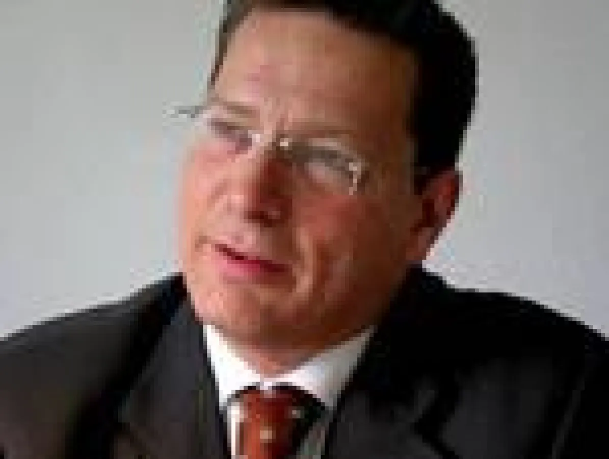 W. Geilenkirchen. Der Gastdozent und Fachautor zum Thema Logistikmarketing sieht Web-Innovationen als doppelte Chance