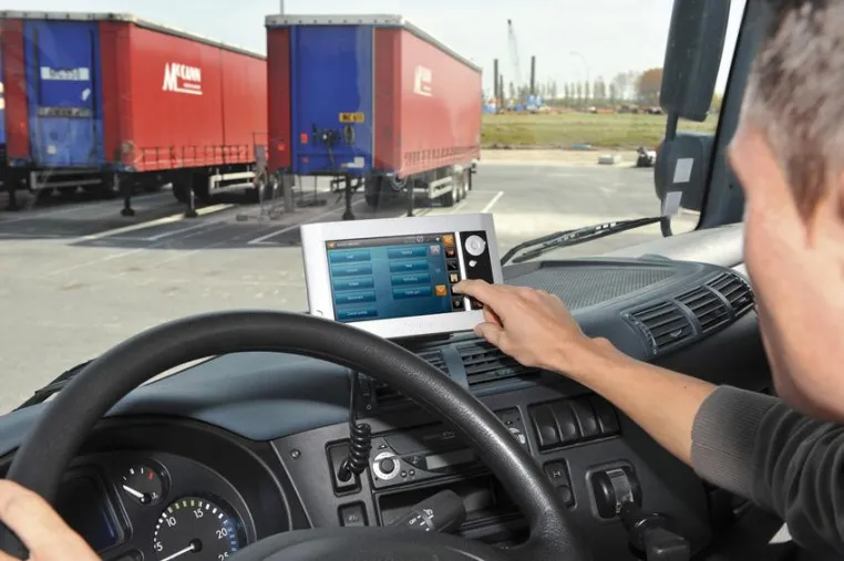 Lohn- und Spesenberechnung für LKW-Fahrer: Transics-Kooperation mit LogicWay spart Kosten Bild: Lohn- und Spesenberechnung für LKW-Fahrer: Transics-Kooperation mit LogicWay spart Kosten