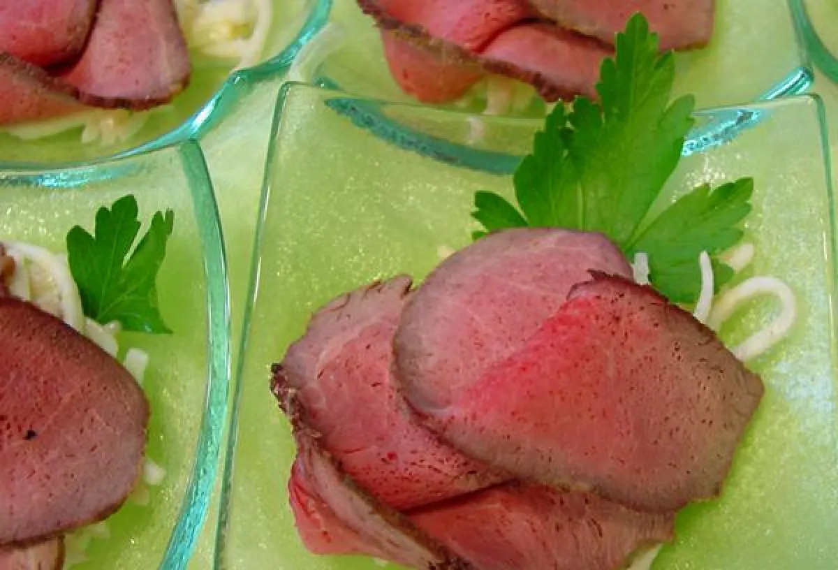 Zum Networking und Meinungsaustausch wird bei den REFA-After-Work-Events stets ein Imbiss gereicht