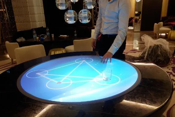 Ultrakurzdistanz-Projektoren von ViewSonic kommen in interaktivem MultiTouch-Tisch von eyefactive zum Einsatz Bild: Ultrakurzdistanz-Projektoren von ViewSonic kommen in interaktivem MultiTouch-Tisch von eyefactive zum Einsatz