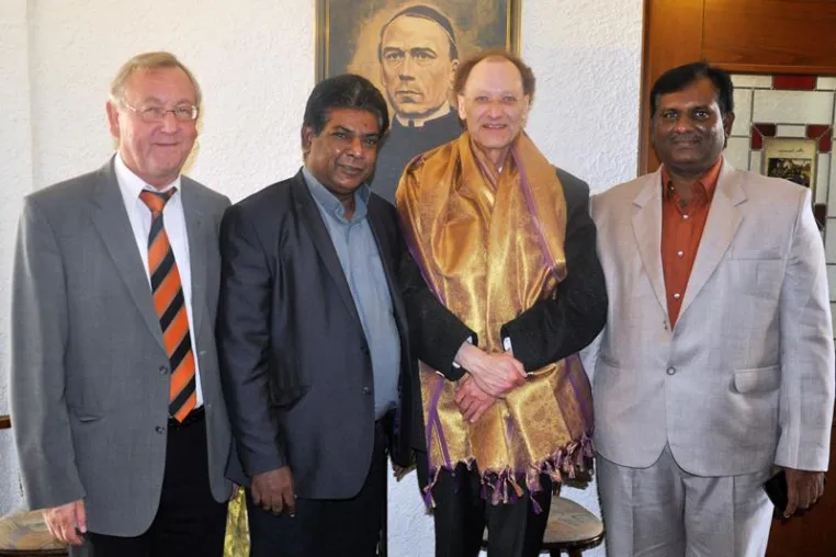 Bild: Für die Würde von Frauen und Kindern - Indische Partner informieren über Projekte und Verband