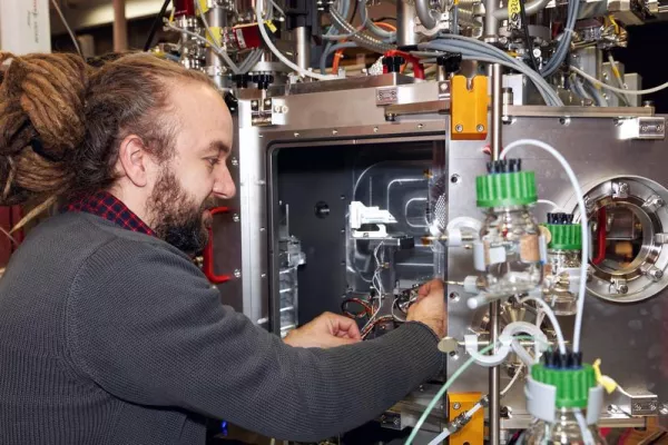 Bild: Hohe Anerkennung: Chemiker der Uni Bremen gehören zu den ersten Nutzern ultramoderner Röntgenlaser