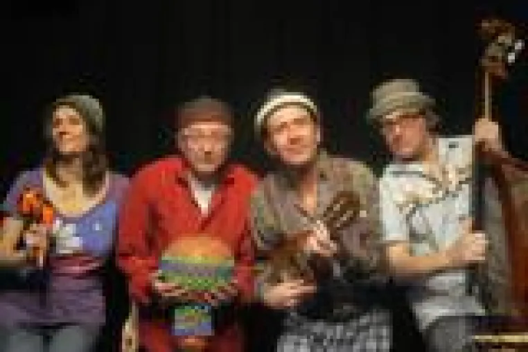 Bild: Gratis-Kinderkonzerte von Klaus Trabitsch, Marko Simsa und anderen – beim Ramba-Zamba-Riesenspielfest