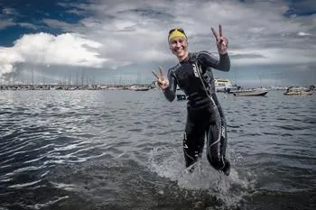 Deutsche Extremsportlerin Mareile Hertel schwimmt erfolgreich nach Fuerteventura Bild: Deutsche Extremsportlerin Mareile Hertel schwimmt erfolgreich nach Fuerteventura
