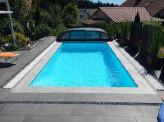 Bild: Mit einem Fertigpool zum eigenen Pool im Garten - Poolbau Leutkirch