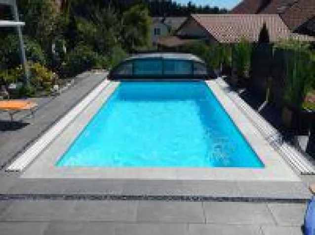 Bild: Mit einem Fertigpool zum eigenen Pool im Garten - Poolbau Leutkirch