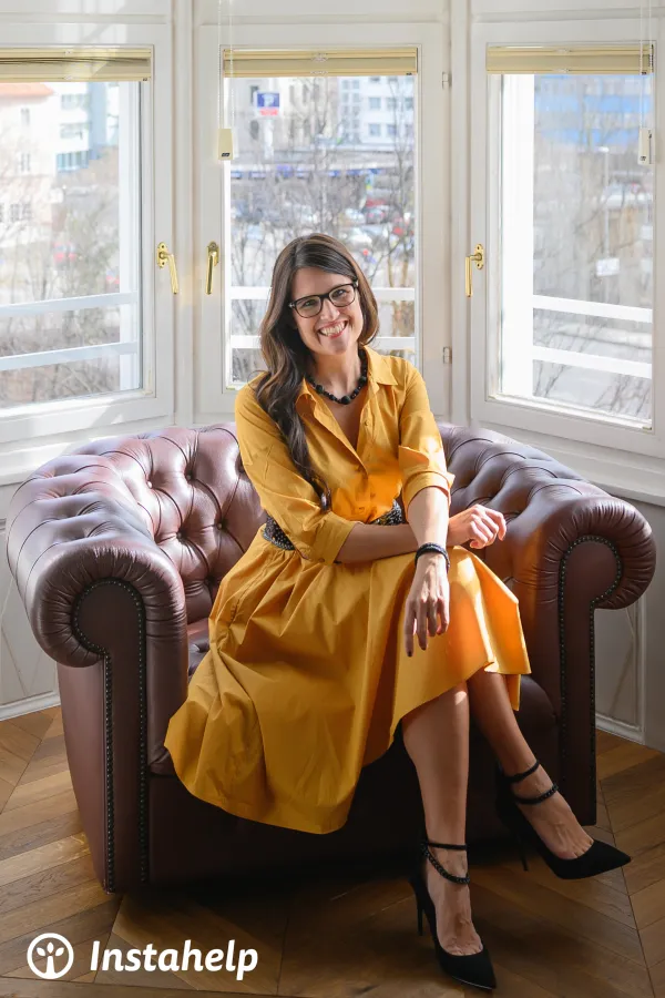 Instahelp CEO Dr. Bernadette Frech freut sich über die Auszeichnung