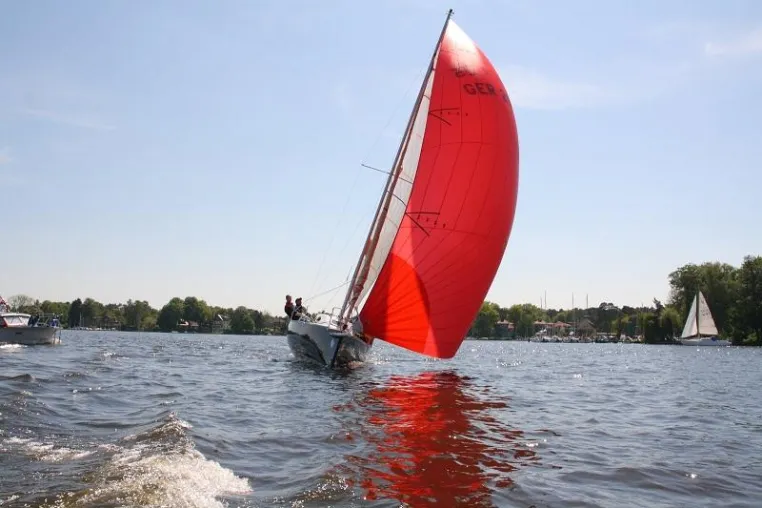 Individuelle Segelzeichen & Segelnummern von FLEET RACE revolutionieren den Segelmarkt Bild: Individuelle Segelzeichen & Segelnummern von FLEET RACE revolutionieren den Segelmarkt