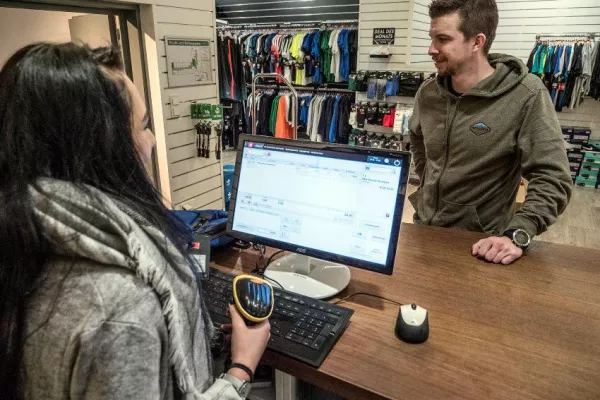 SAP-Spezialist UNIORG "macht Kasse" bei neuen Outfitter-Stores Bild: SAP-Spezialist UNIORG "macht Kasse" bei neuen Outfitter-Stores