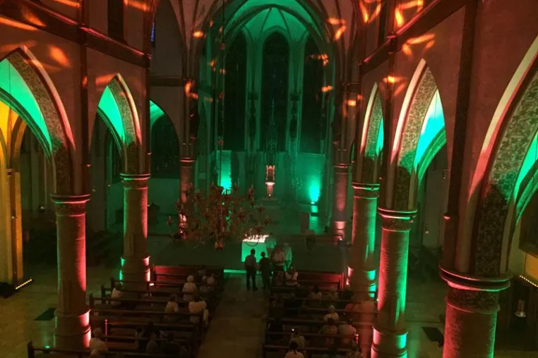 audiokonzept realisiert Kirchenillumination zum Sendener Lichterabend Bild: audiokonzept realisiert Kirchenillumination zum Sendener Lichterabend