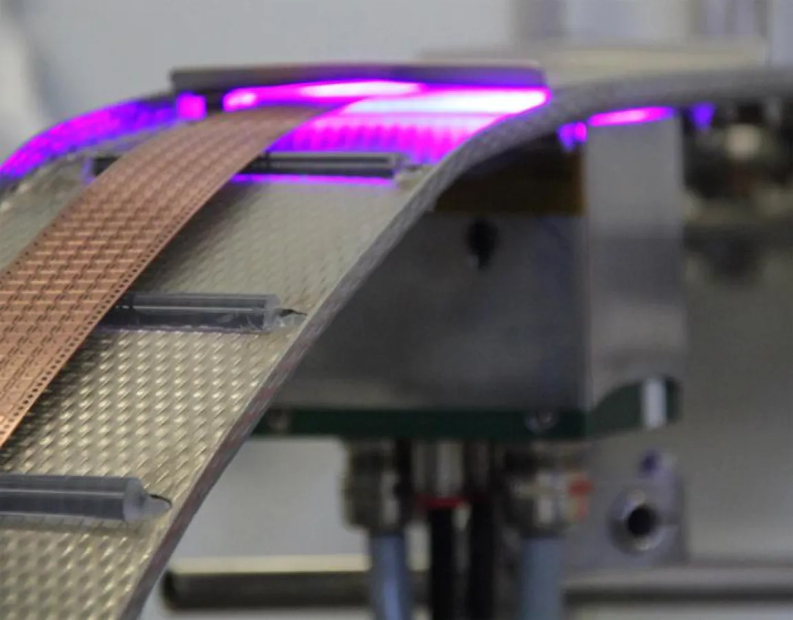 Intensives UV-Licht von speziellen UV-LEDs, für unterschiedliche Härtungs- und Trocknungsanwendungen