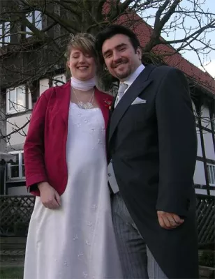 schön schwanger heiraten: Tipps zum Brautmode-Kauf Bild: schön schwanger heiraten: Tipps zum Brautmode-Kauf