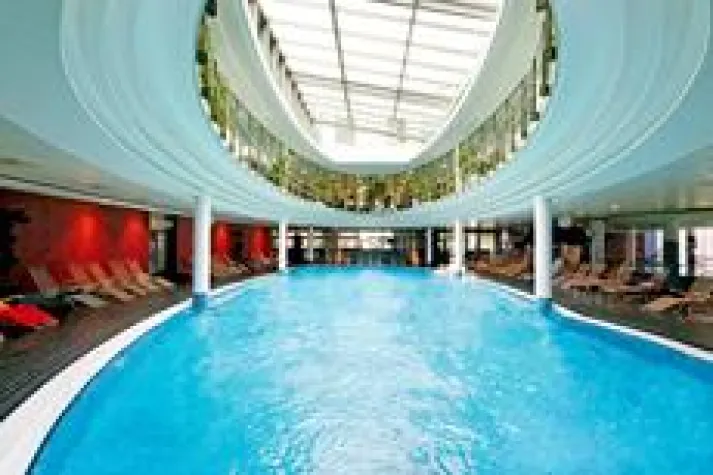 Bild: Wellness-Botschafterin besucht erstes Hotel: das centrovital in Berlin