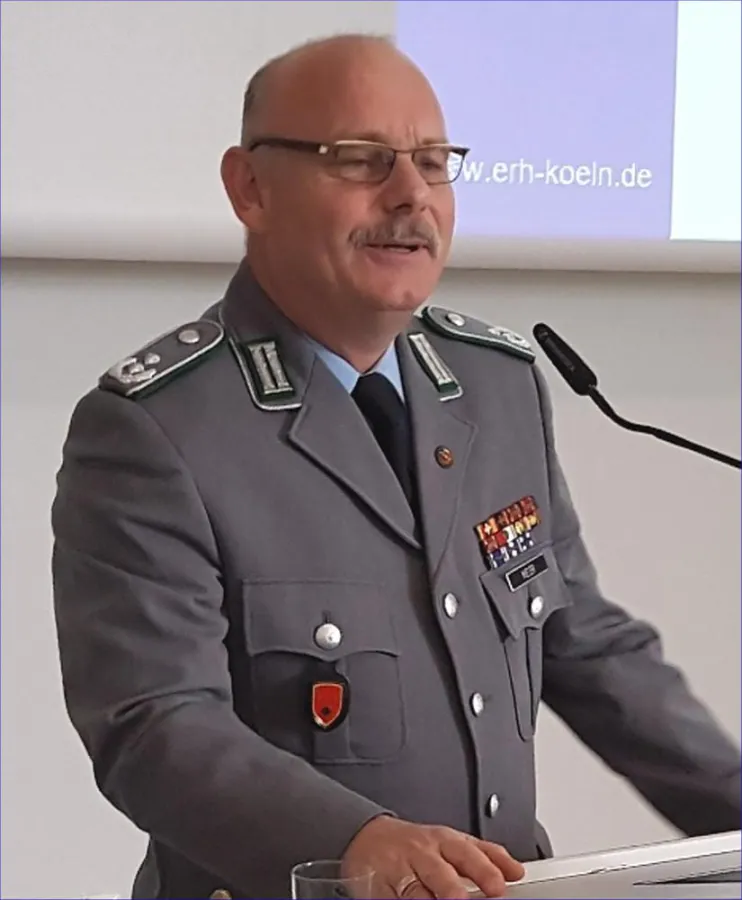 Oberstleutnant Lutz Meier hält das Grußwort. Foto: Stabsfeldwebel a.D. Joachim Hentschel