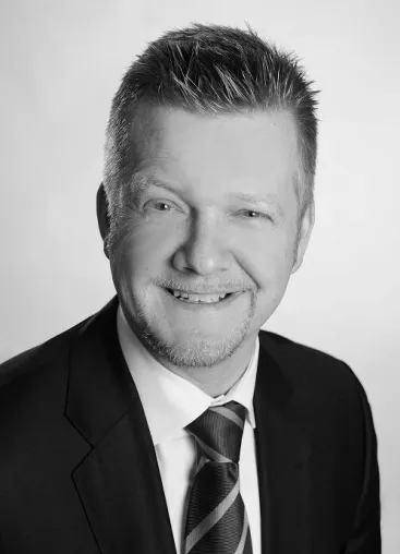 IT-Expertise bei Systemlösungen für Media und Public Bild: IT-Expertise bei Systemlösungen für Media und Public